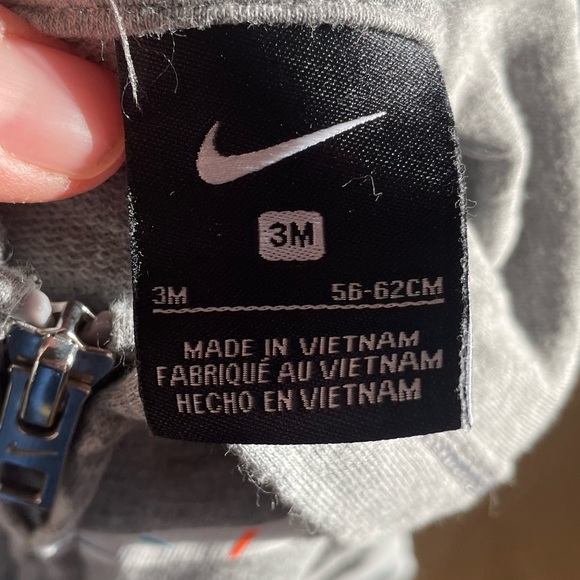 Nike baby gray full zip hooded polyester jacket unisex 3 months - Picture 4 of 6